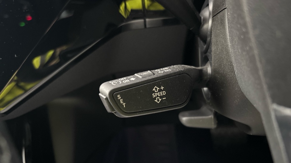 AUDI E-TRON cruise control