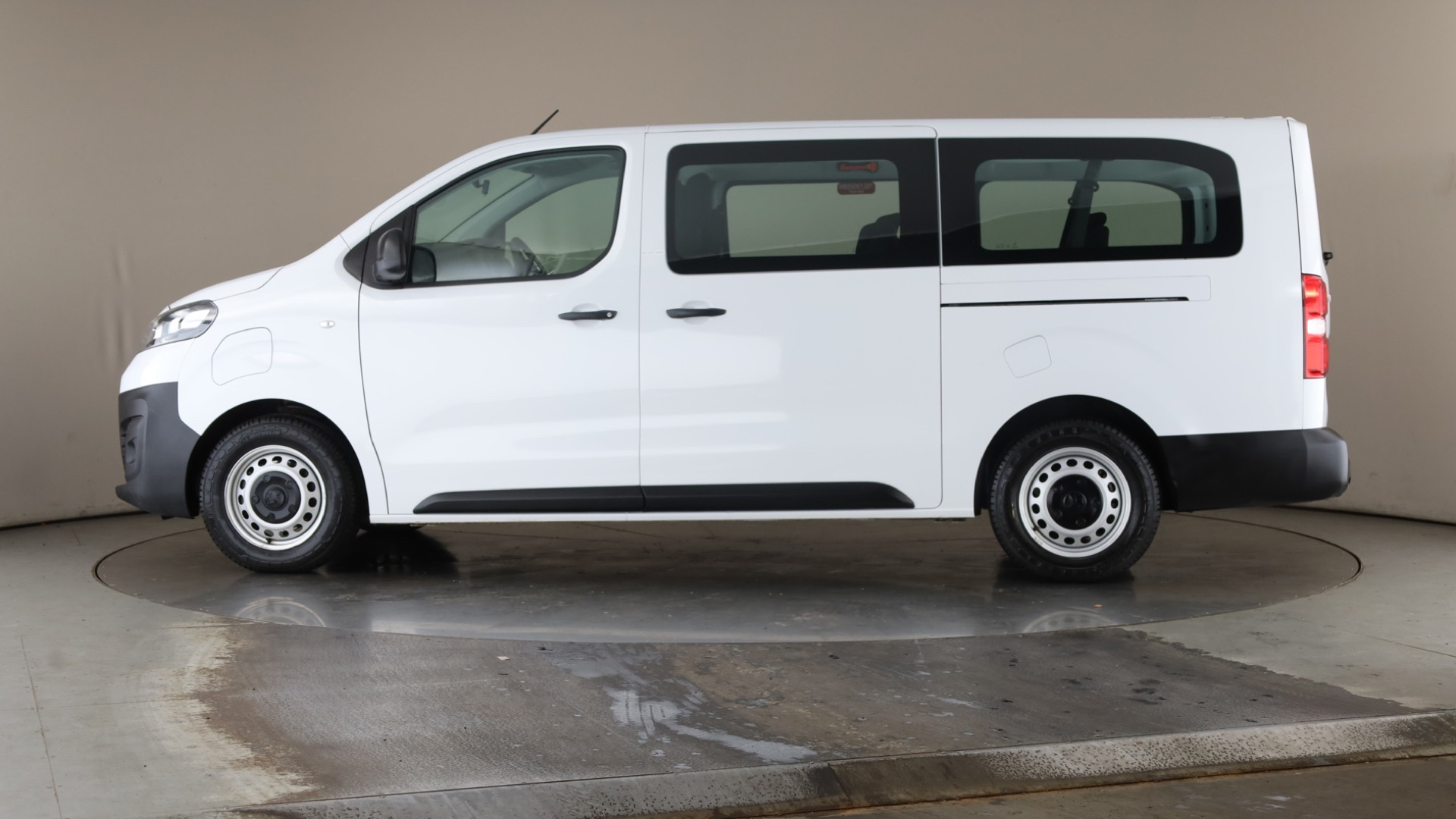 100kW Combi L 50kWh 5dr Auto