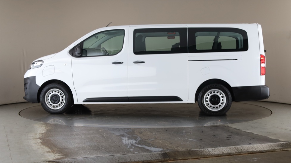VAUXHALL VIVARO-E LIFE Image 2