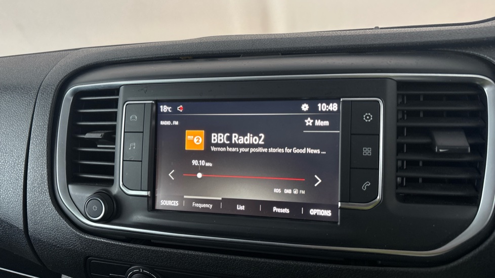 VAUXHALL VIVARO-E LIFE Image 12