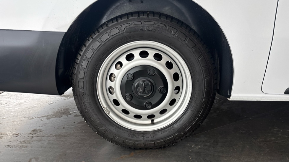 VAUXHALL VIVARO-E LIFE Image 19