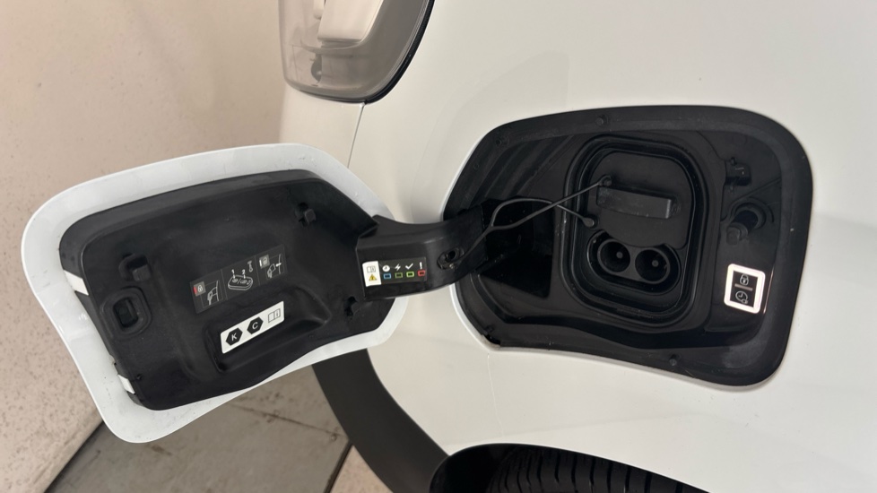 VAUXHALL VIVARO-E LIFE Image 21