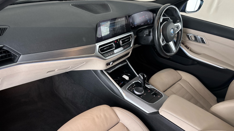 BMW 3 SERIES Image 10