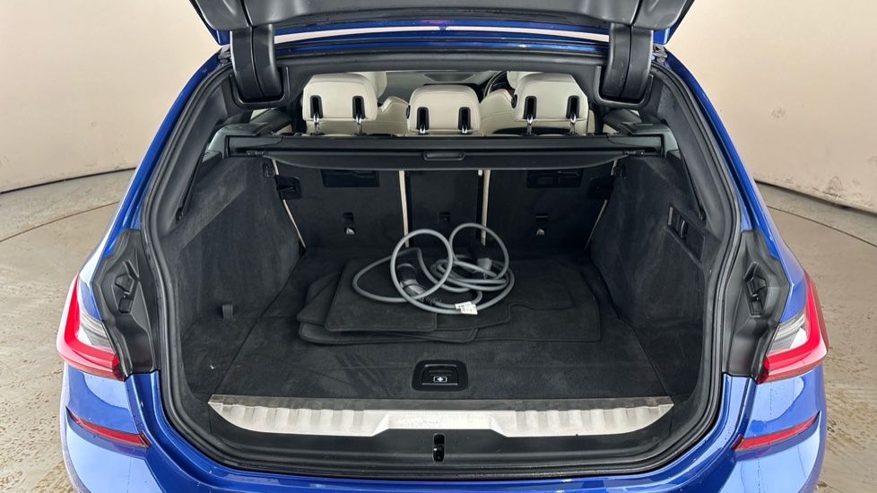 BMW 3 SERIES Image 15