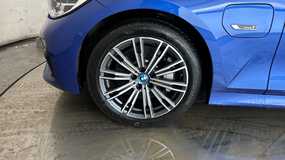 BMW 3 SERIES Image 17