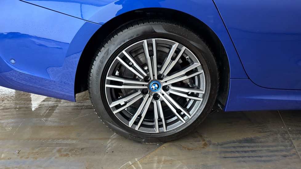 BMW 3 SERIES Image 19