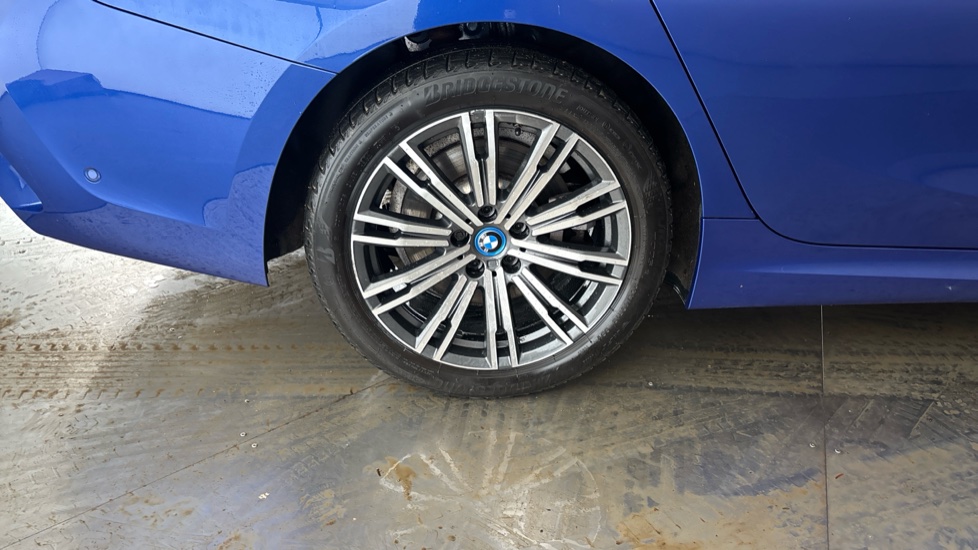 BMW 3 SERIES Image 19