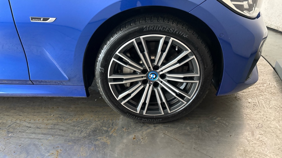 BMW 3 SERIES Image 20