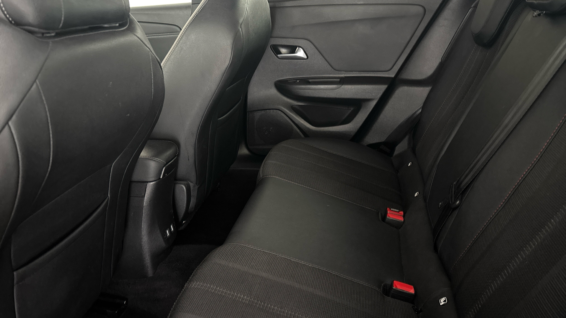 4020919 100kW SRi Premium 50kWh 5dr Auto