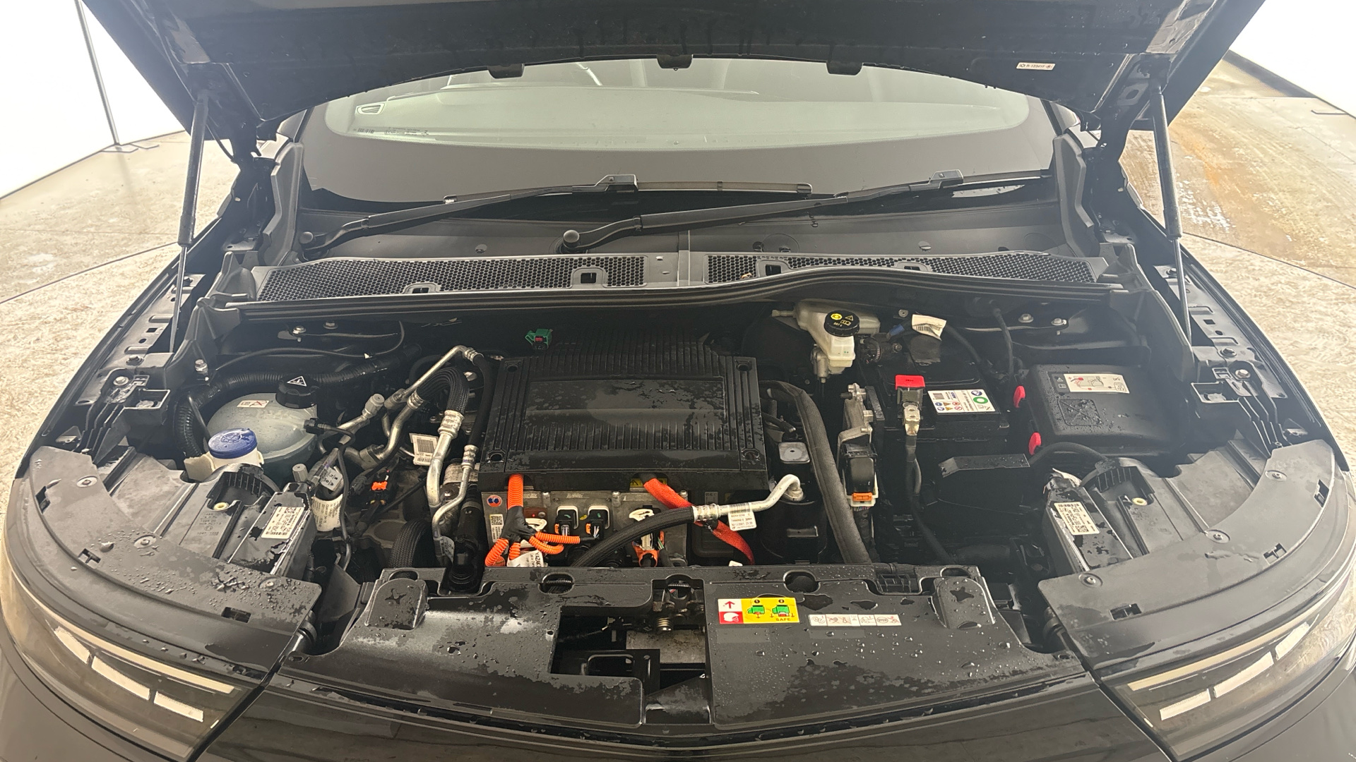 4020919 100kW SRi Premium 50kWh 5dr Auto