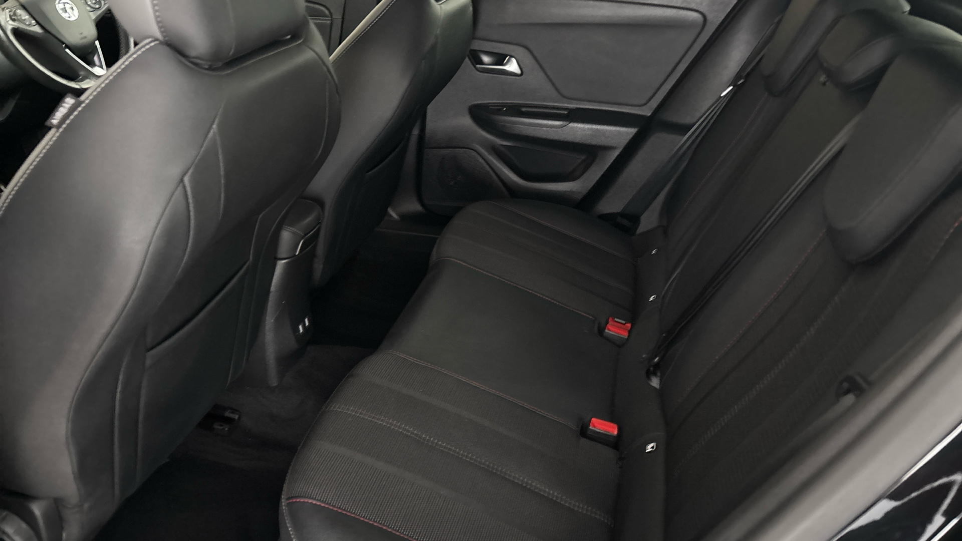 4070981 100kW SRi Premium 50kWh 5dr Auto