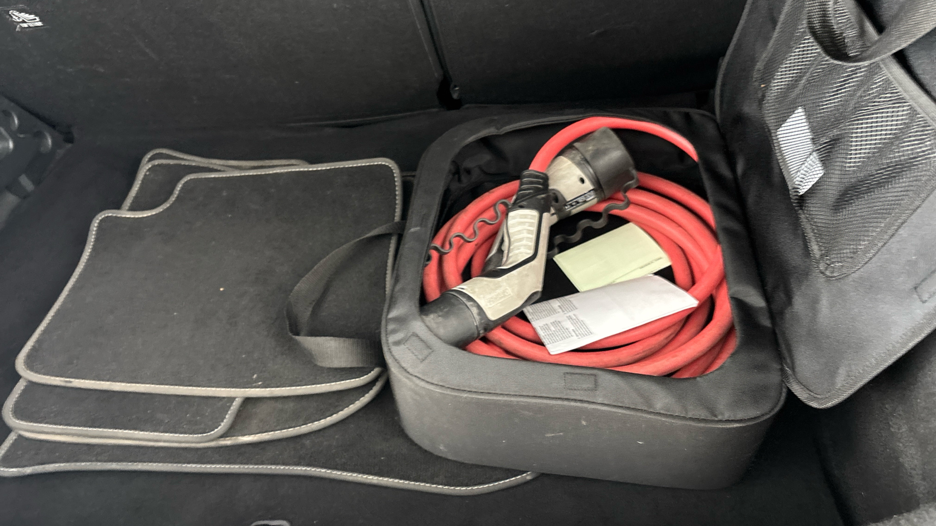 4070981 100kW SRi Premium 50kWh 5dr Auto