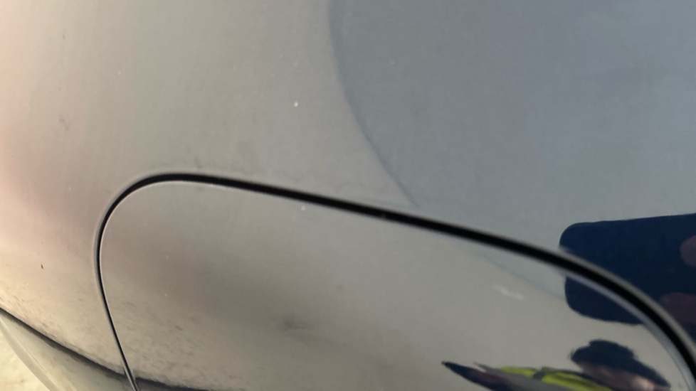 MERCEDES EQC scratches