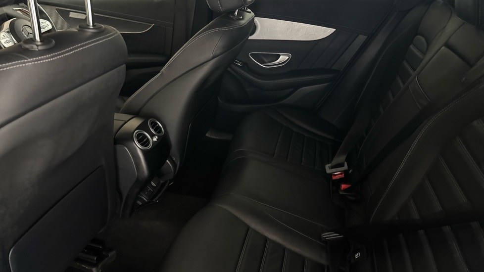 MERCEDES EQC Image 14