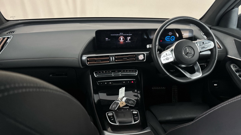 MERCEDES EQC Image 11