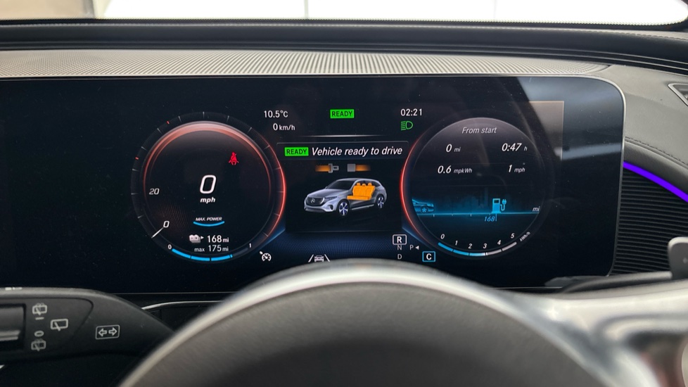 MERCEDES EQC Image 13