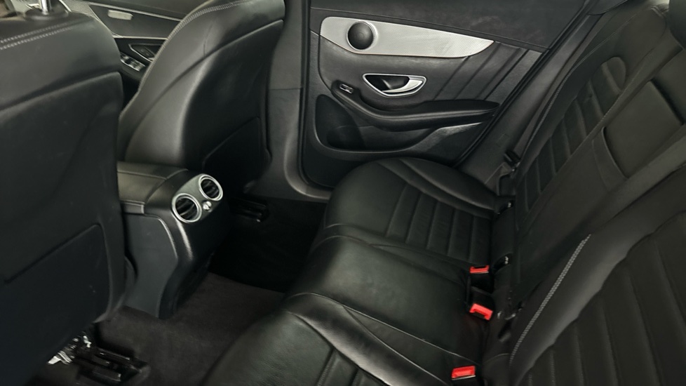 MERCEDES EQC Image 14