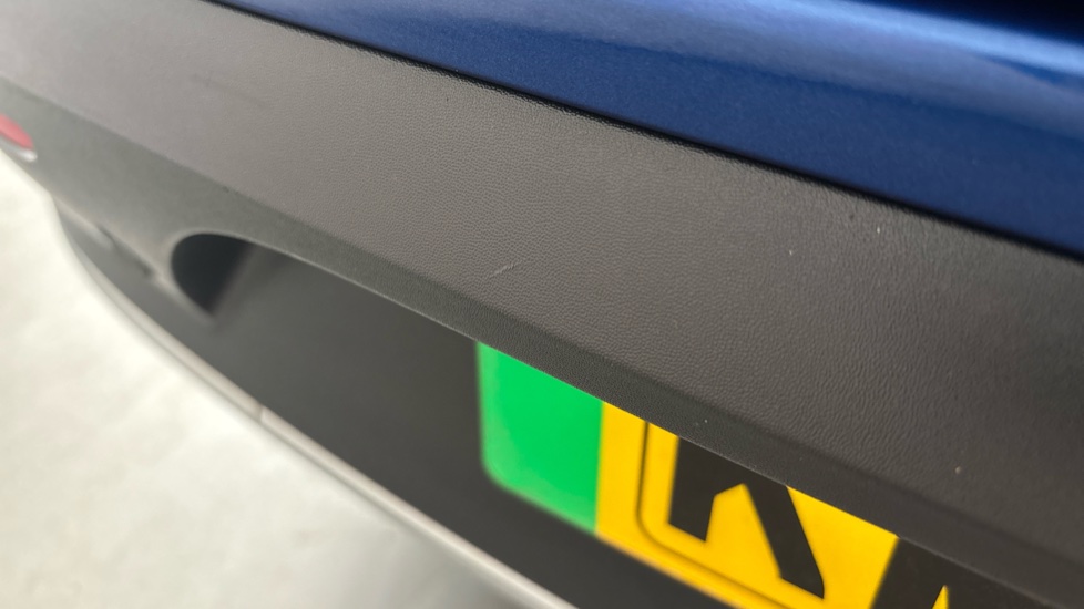 MERCEDES EQC Scratches