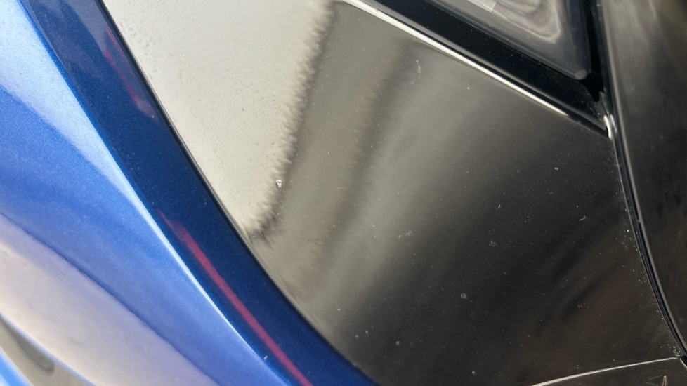 MERCEDES EQC Multiple chips