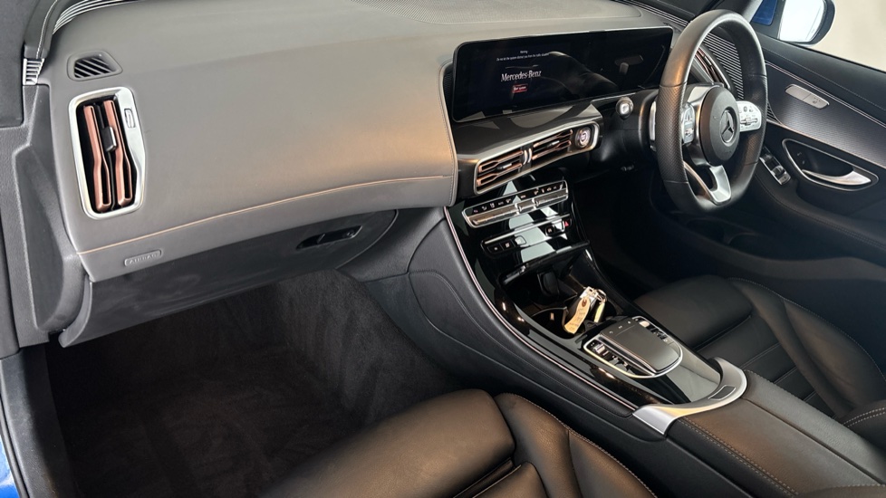 MERCEDES EQC Image 10