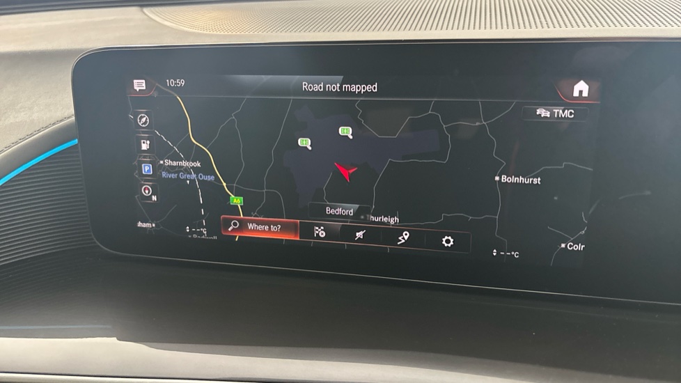 MERCEDES EQC Image 12