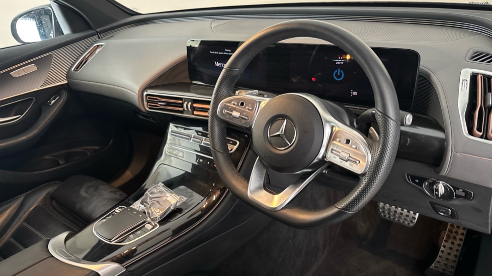 MERCEDES EQC Image 9