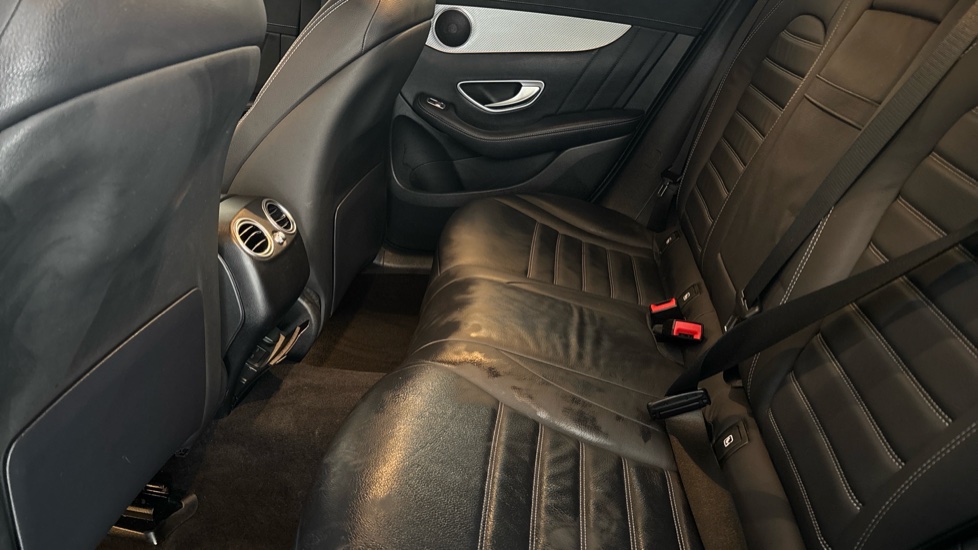 MERCEDES EQC Image 14