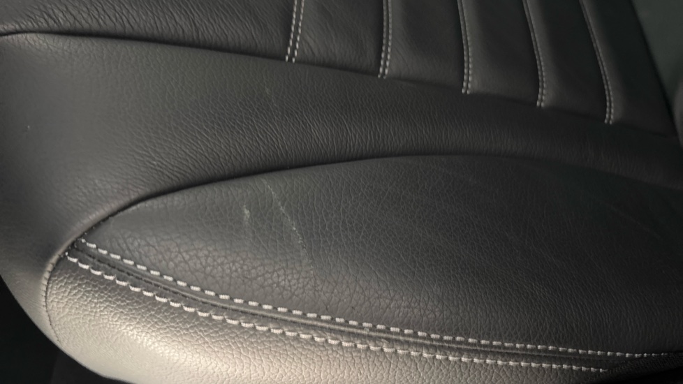 MERCEDES EQC scratches