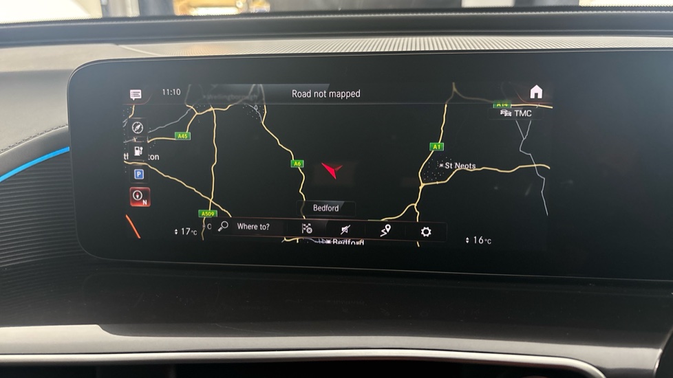 MERCEDES EQC Image 12