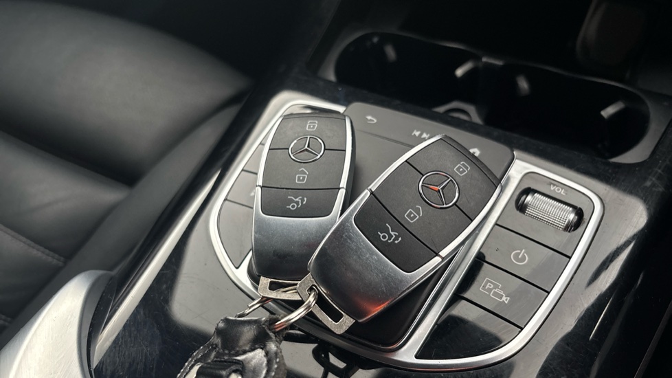 MERCEDES EQC 2 keys available