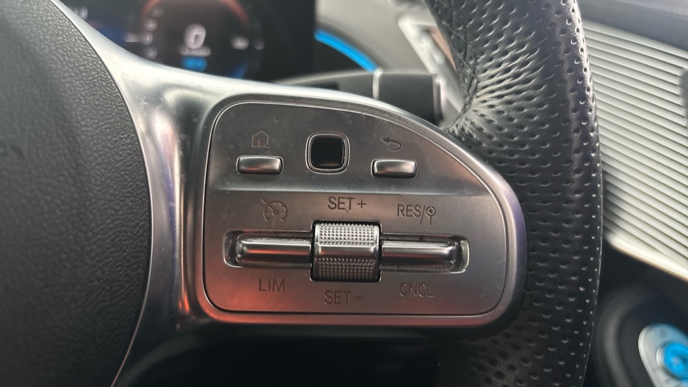 MERCEDES EQC Cruise control