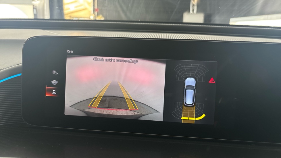 MERCEDES EQC Reverse camera