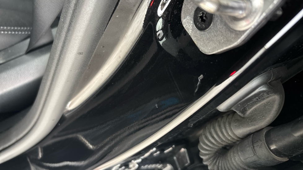 MERCEDES EQC Dent and scratches