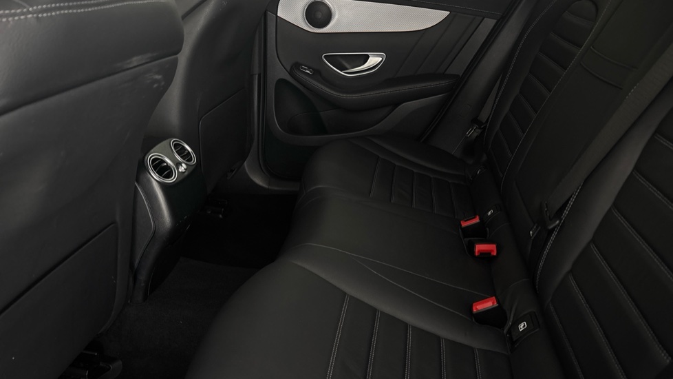 MERCEDES EQC Image 14