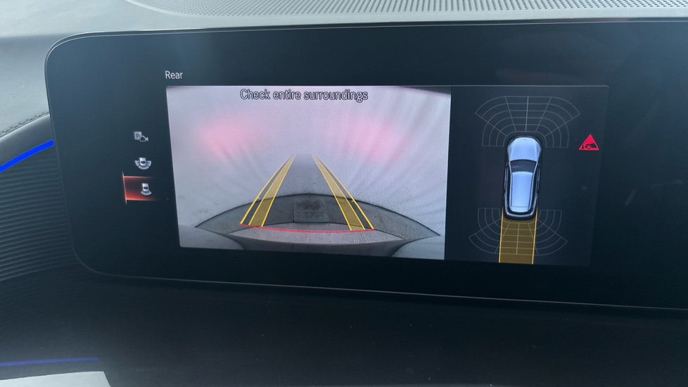 MERCEDES EQC reverse camera