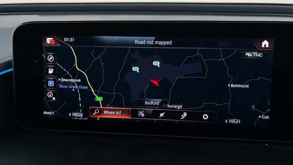 MERCEDES EQC Image 12