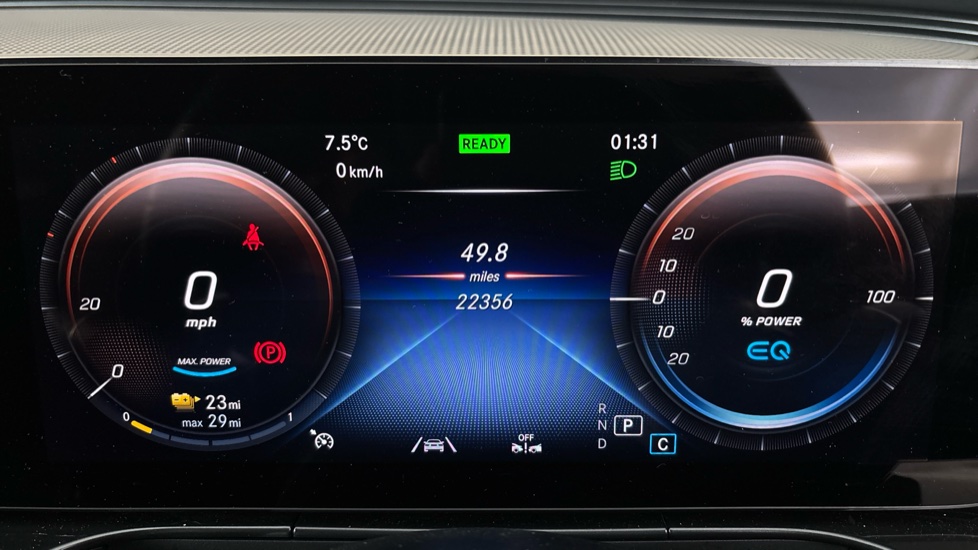 MERCEDES EQC Image 13