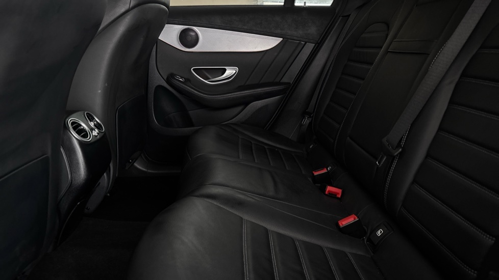 MERCEDES EQC Image 14