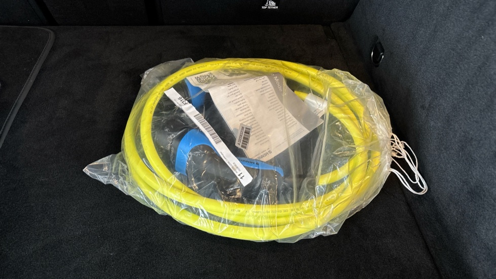 MERCEDES EQC Image 22