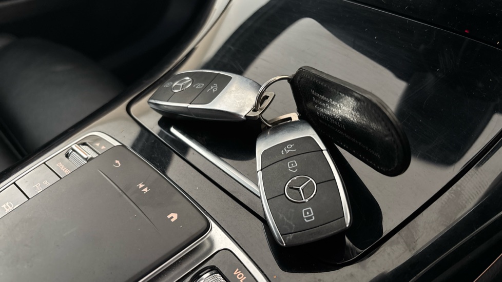 MERCEDES EQC 2 keys available