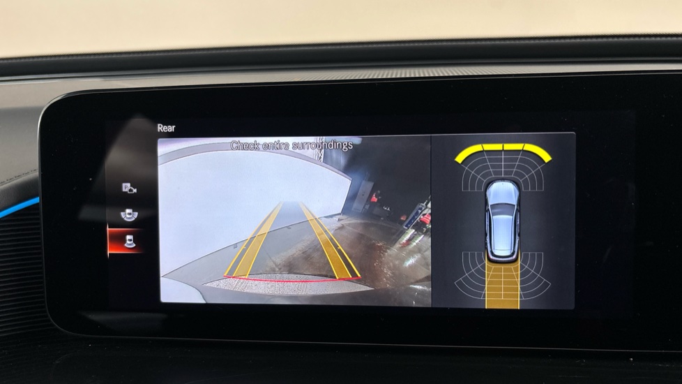 MERCEDES EQC Reverse camera