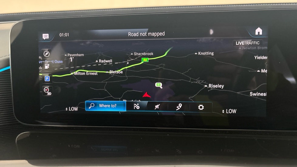 MERCEDES EQC Image 12