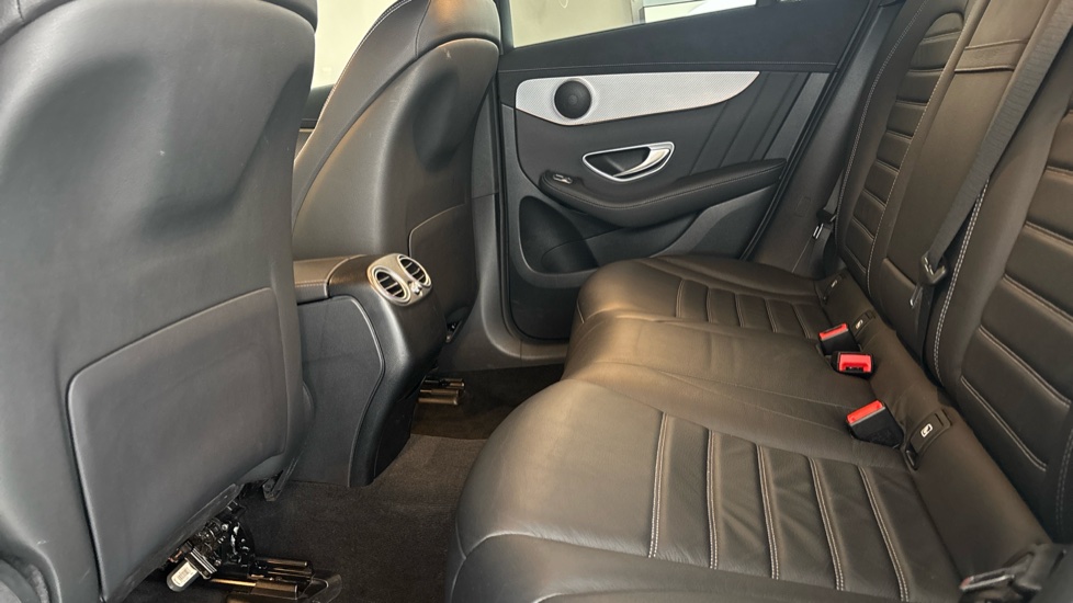 MERCEDES EQC Image 14