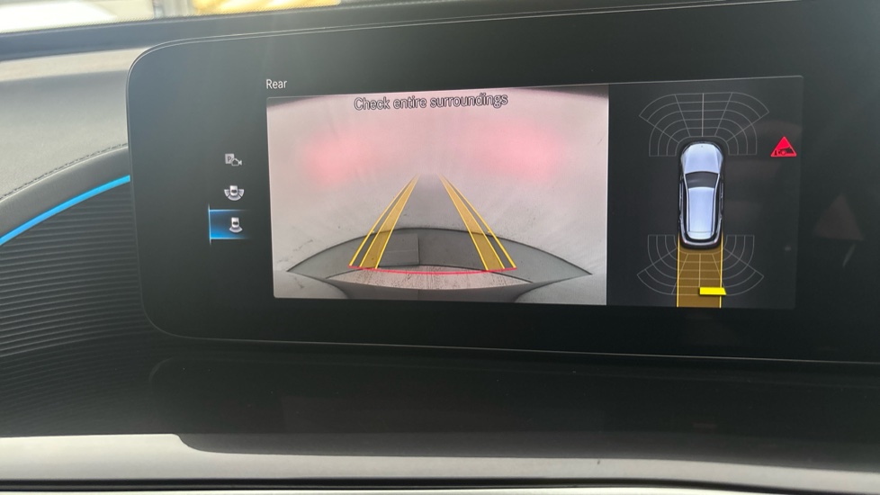 MERCEDES EQC reverse camera