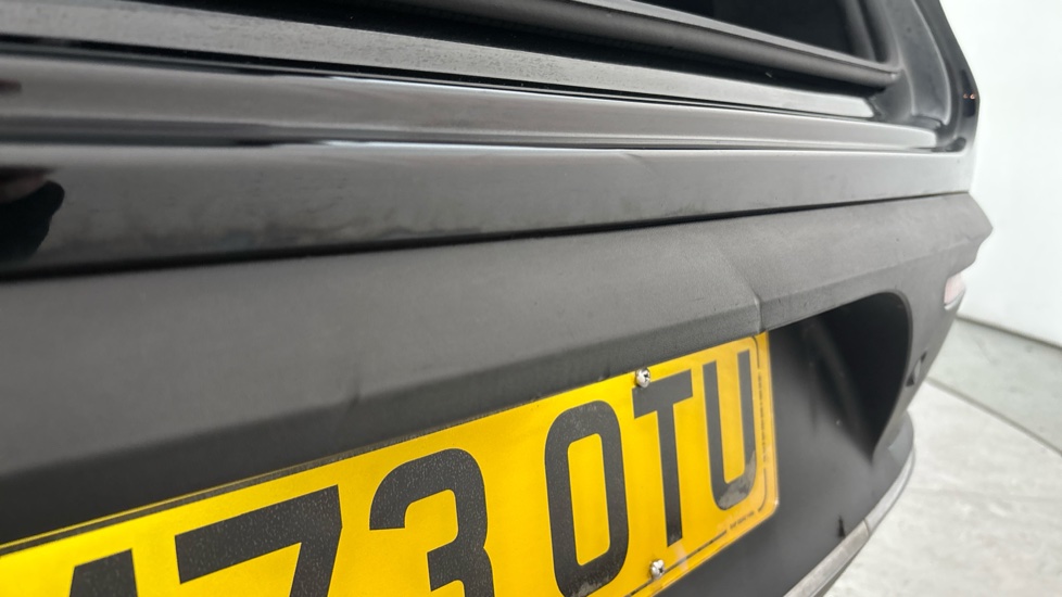 MERCEDES EQC dent and scratches