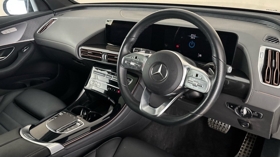 MERCEDES EQC Image 9