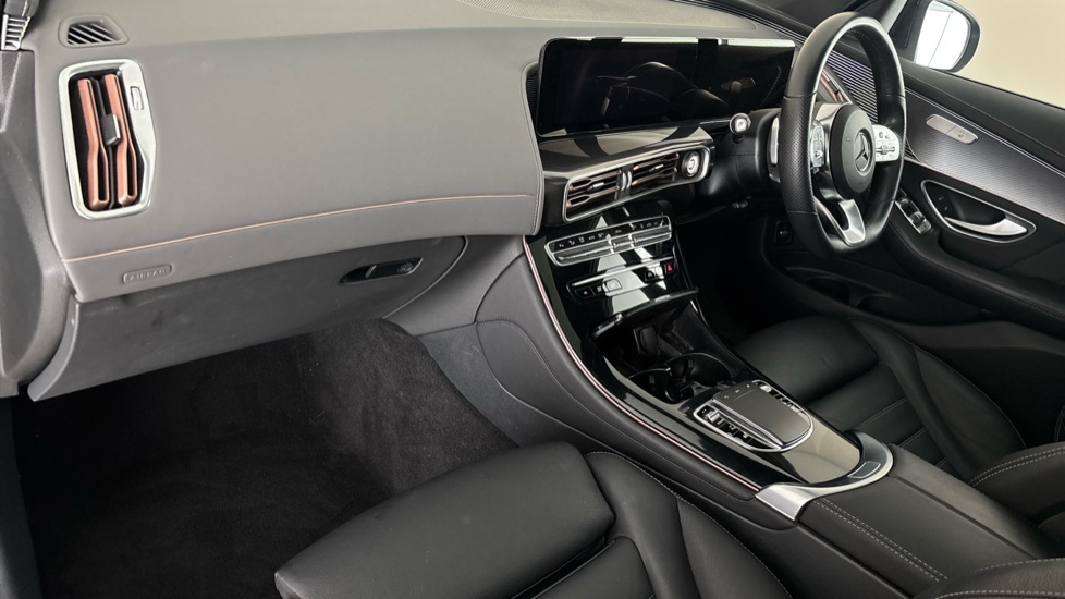 MERCEDES EQC Image 10