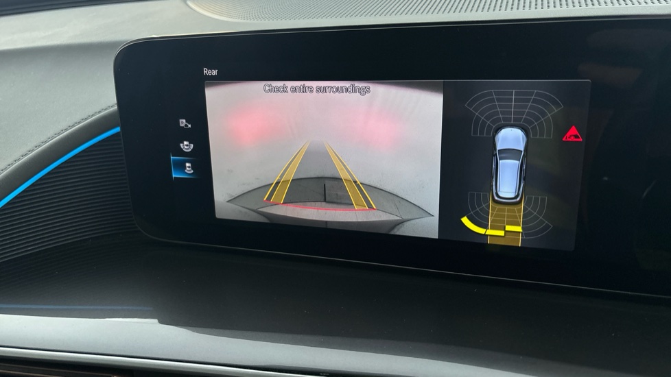 MERCEDES EQC reverse camera