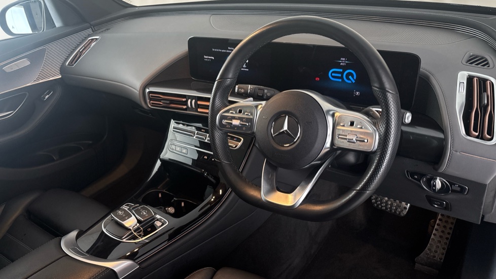 MERCEDES EQC Image 9