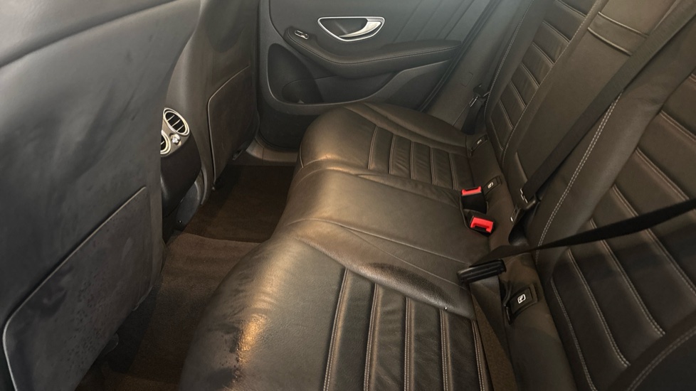 MERCEDES EQC Image 14